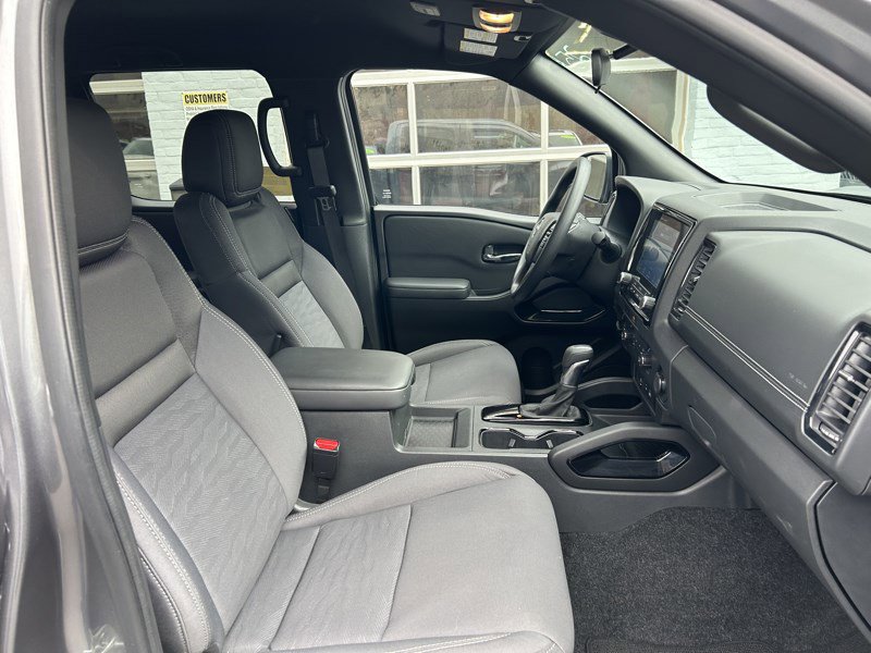Used 2023 Nissan Frontier SV w/ Midnight Edition Package image 10