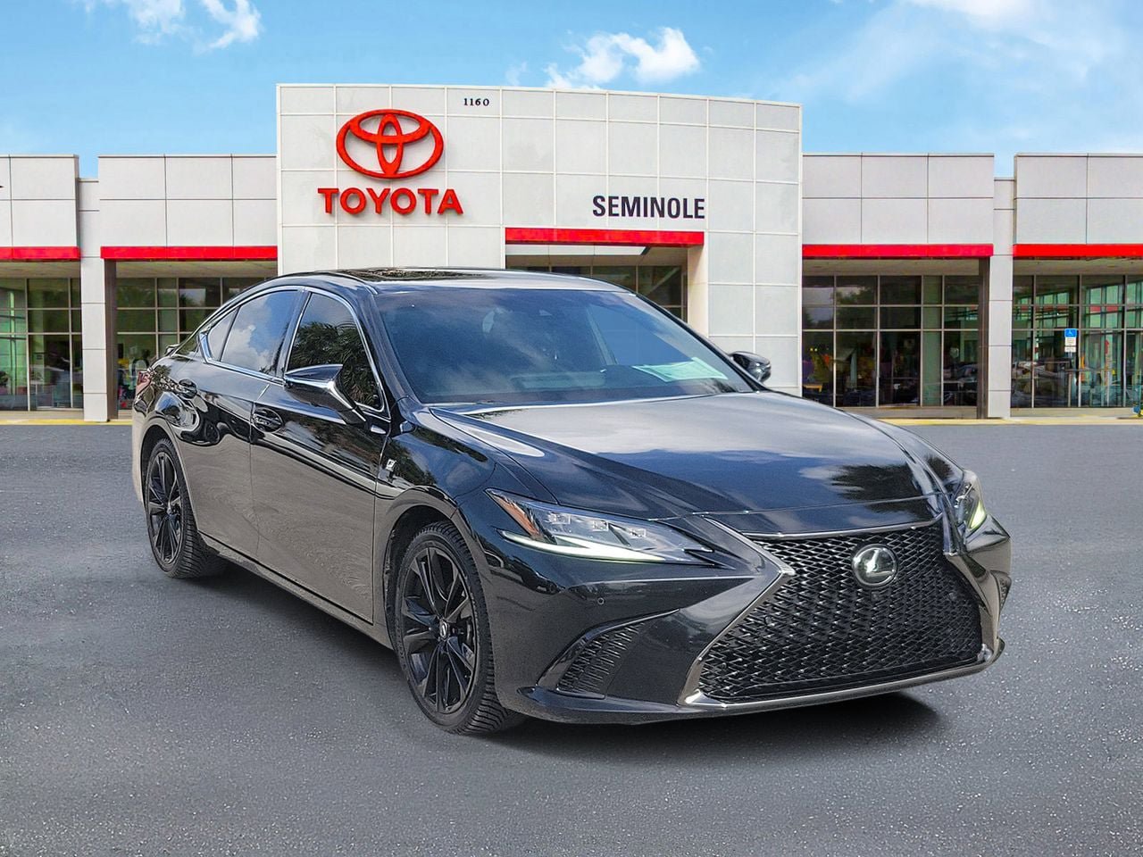Used 2024 Lexus ES 350 F Sport w/ Accessory Package (Z2) FWD image 2