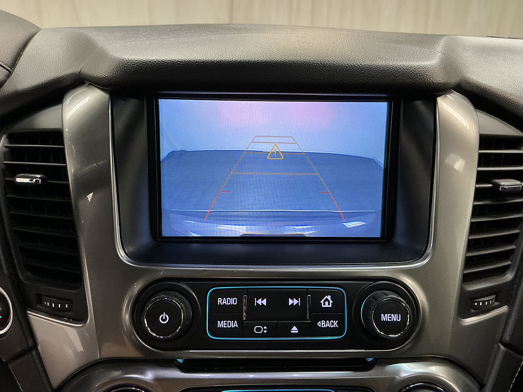 Used 2018 Chevrolet Suburban Premier AWD/4WD image 13