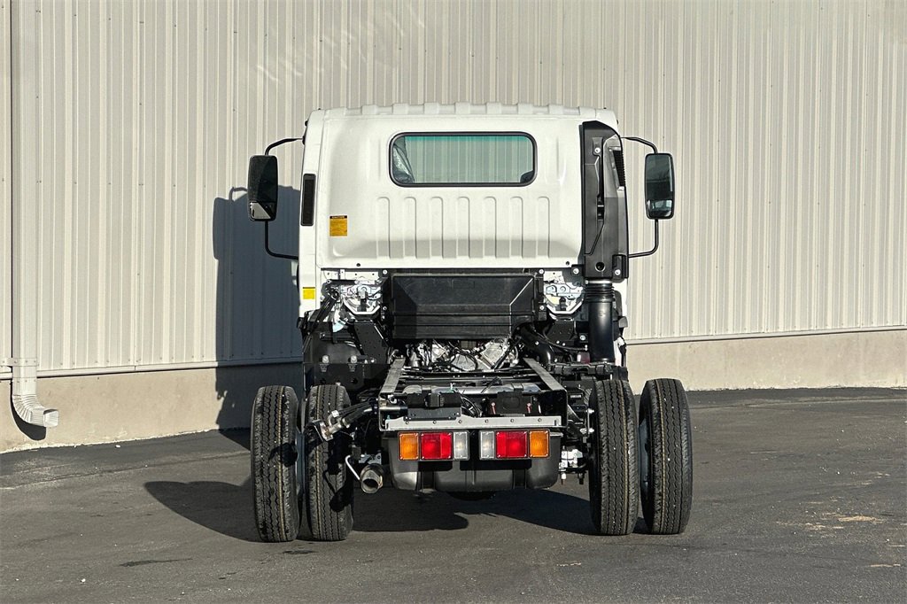 Used 2024 Isuzu NPR image 6