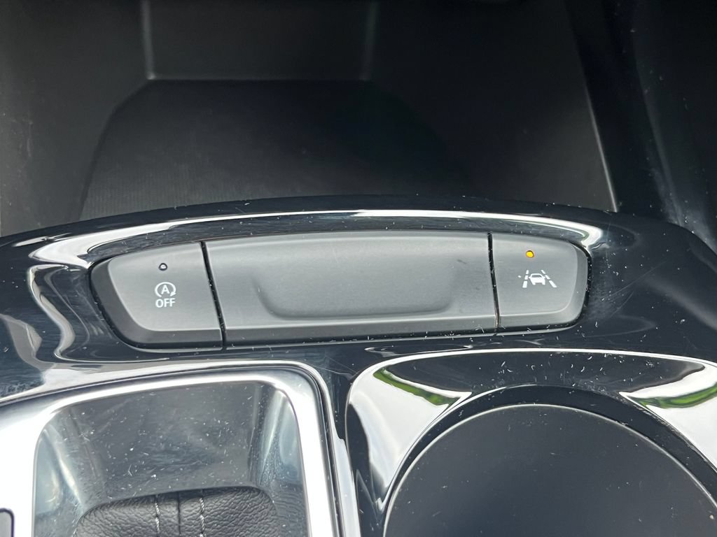 Used 2025 Chevrolet Trax LT FWD image 27