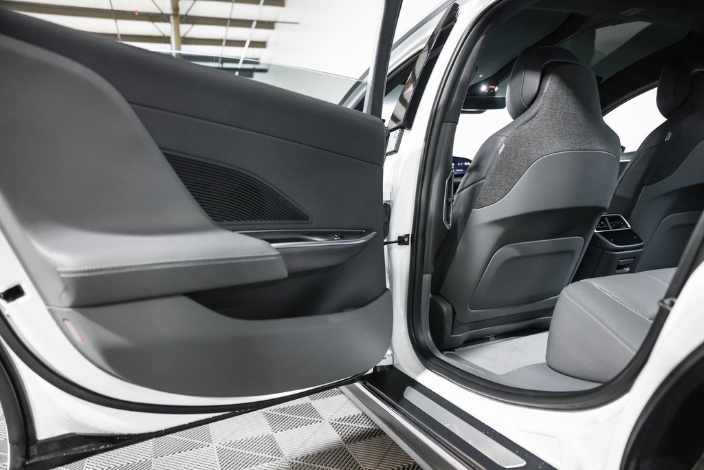 Used 2022 Lucid Air Grand Touring image 30