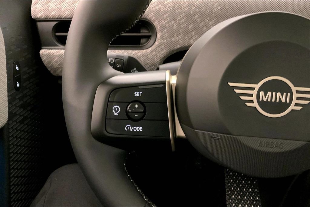 Certified 2025 MINI Cooper S image 18