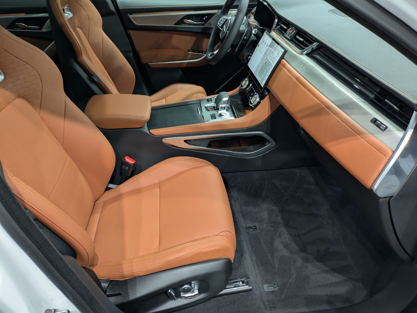New 2026 Jaguar F-PACE R-Dynamic S AWD/4WD image 24