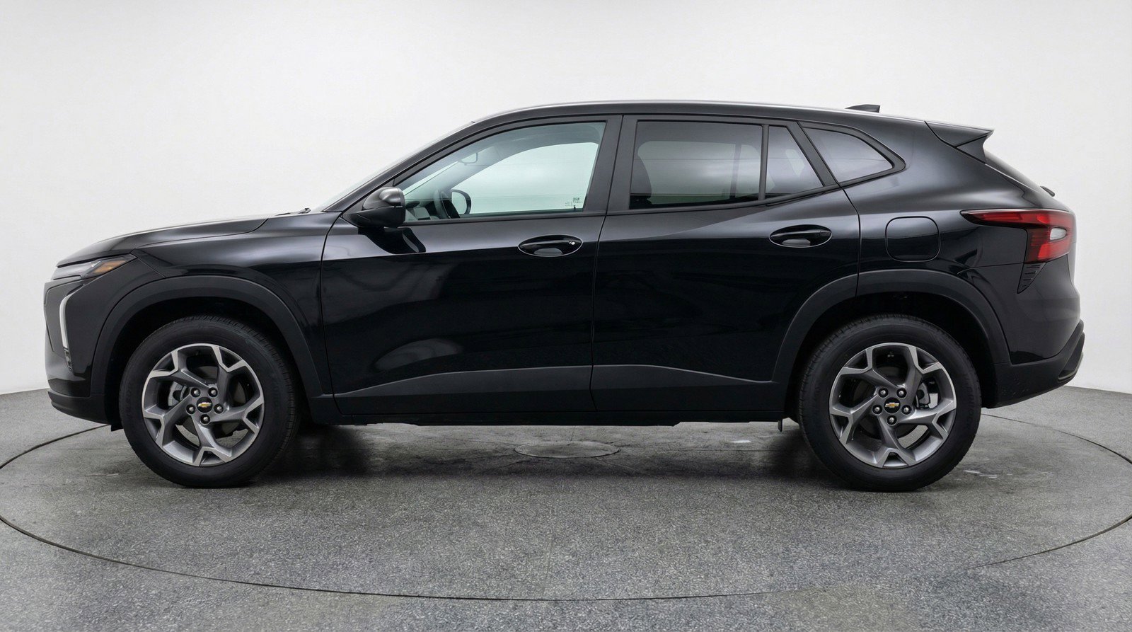 Used 2025 Chevrolet Trax LT FWD image 5