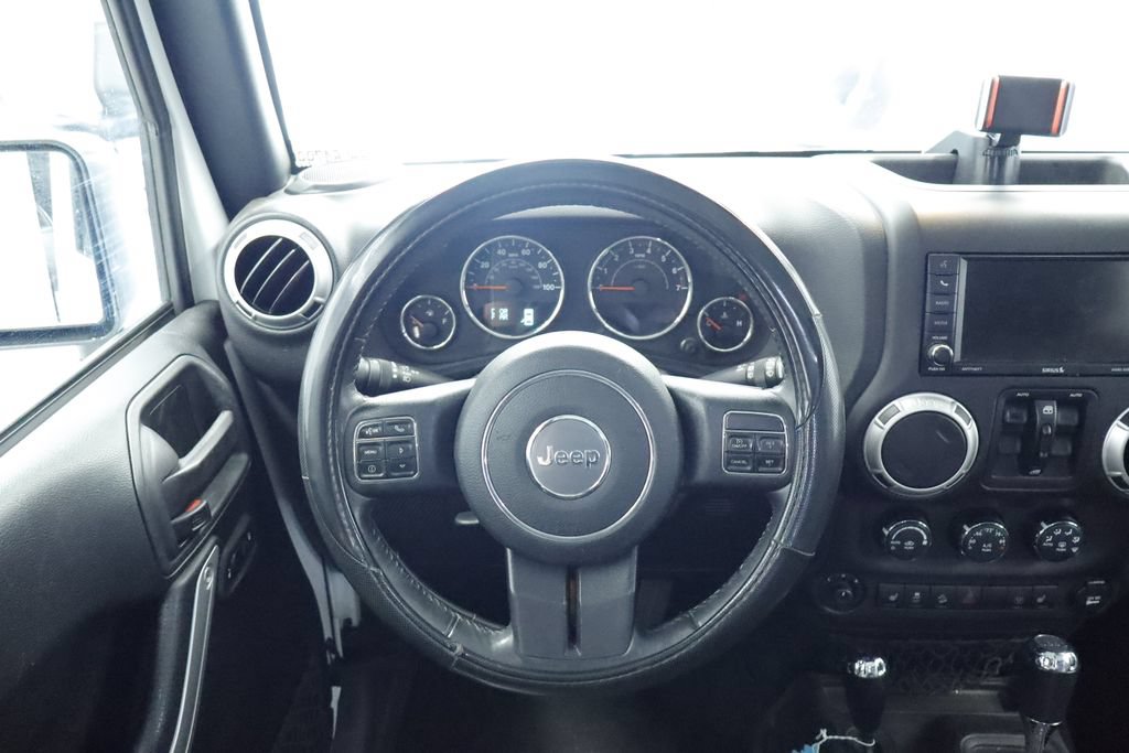 Certified 2017 Jeep Wrangler Unlimited Sahara w/ Connectivity Group AWD/4WD image 19