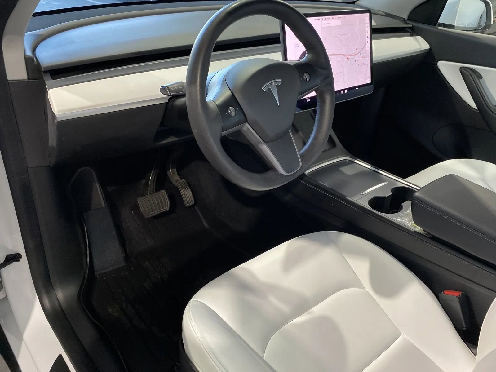Used 2021 Tesla Model Y Long Range image 10