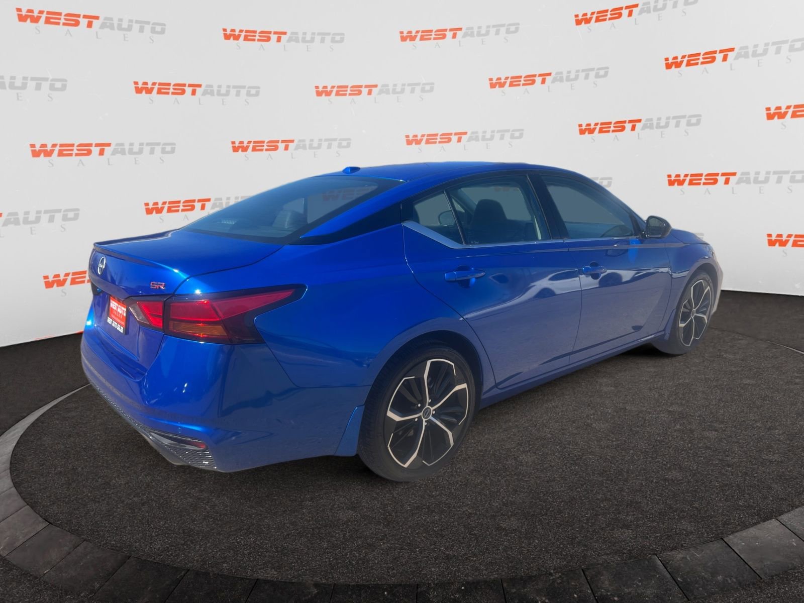 Used 2025 Nissan Altima 2.5 SR FWD image 5