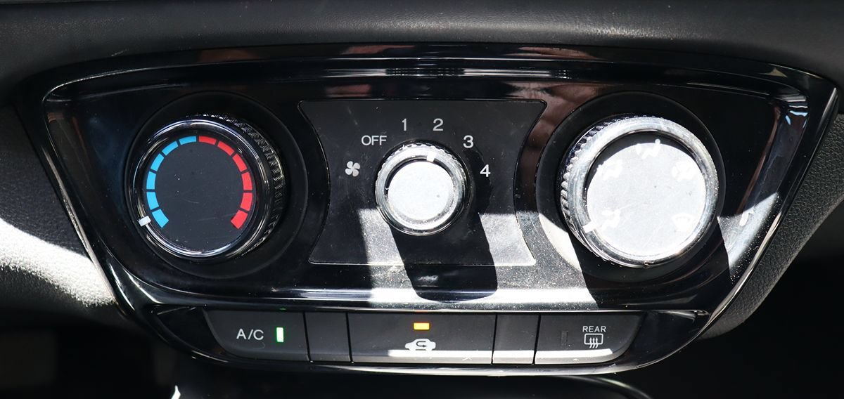 Used 2020 Honda HR-V LX image 45