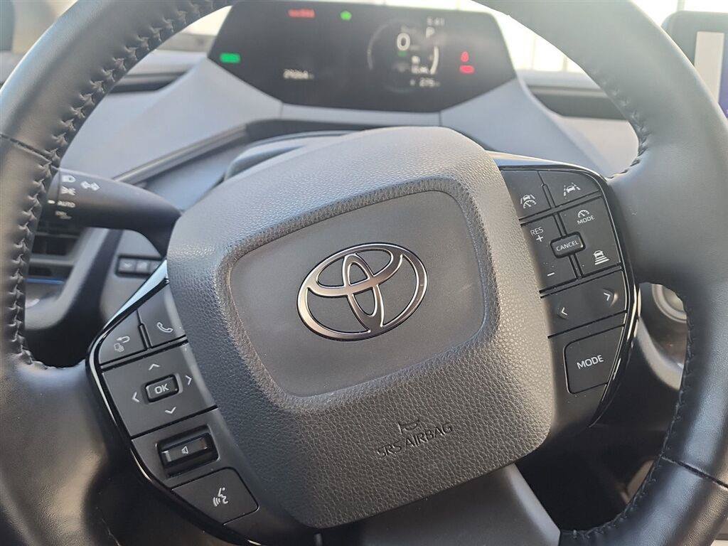 Used 2025 Toyota Prius XLE AWD/4WD image 10