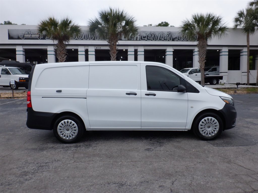 Used 2019 Mercedes-Benz Metris image 1