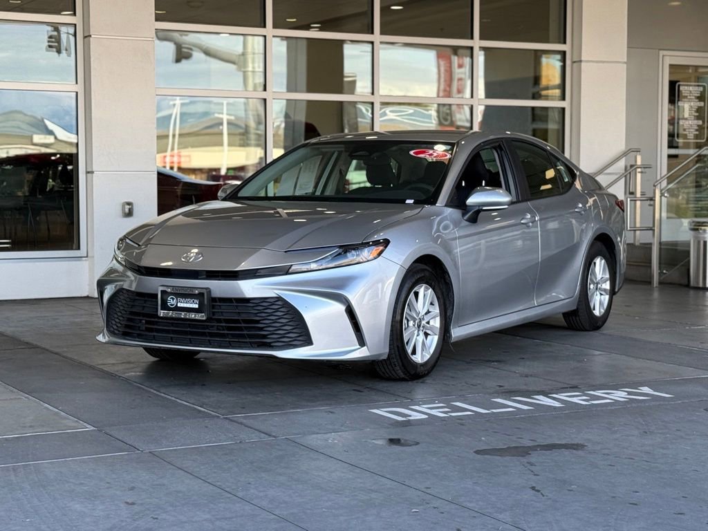 Used 2025 Toyota Camry LE image 2