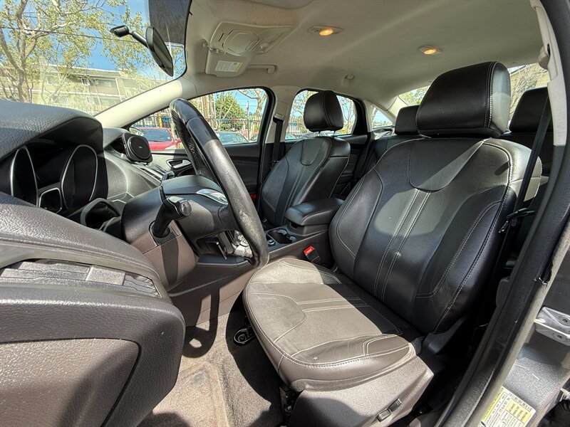 Used 2013 Ford Focus SE FWD image 12