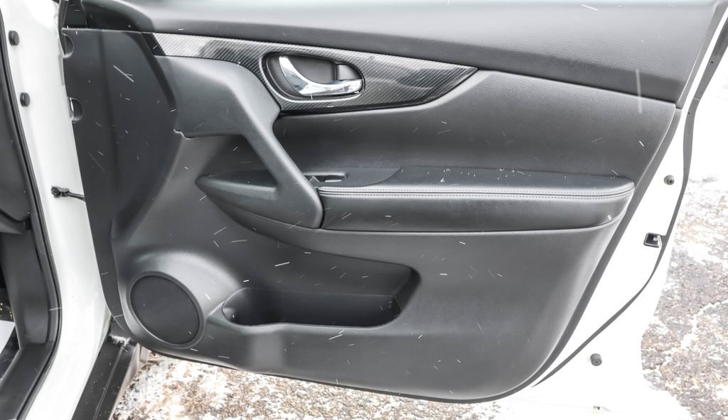 Used 2020 Nissan Rogue SL w/ Premium Package image 42