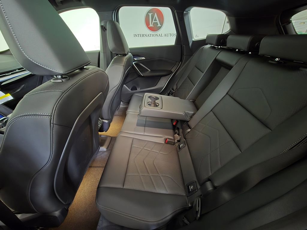 Used 2025 BMW X1 xDrive28i w/ Technology Package image 17