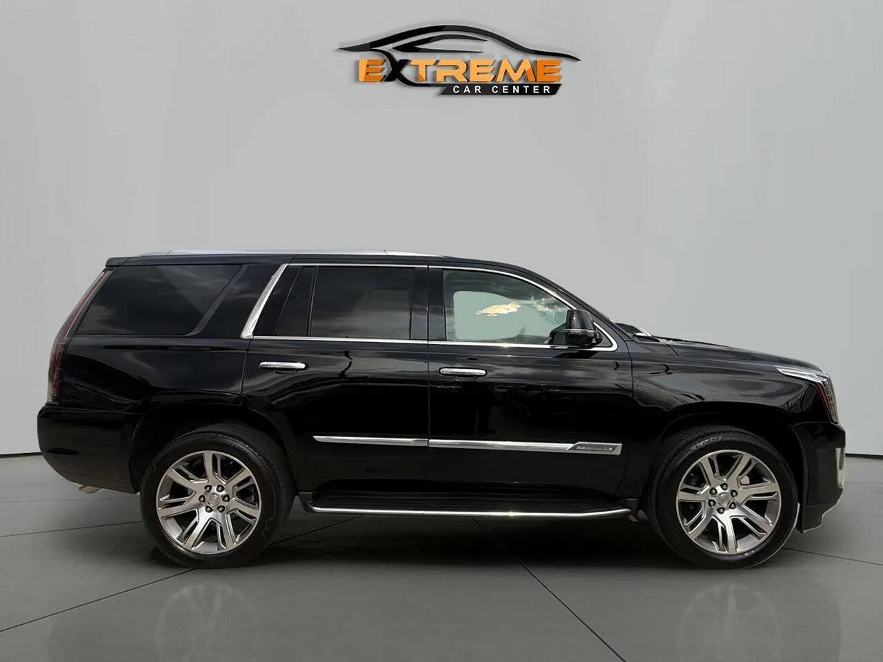 Used 2016 Cadillac Escalade Luxury AWD/4WD image 7