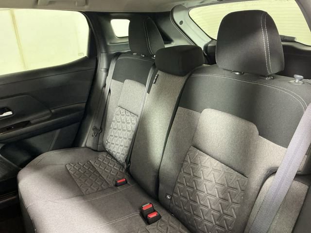 New 2025 Nissan Kicks SV image 13
