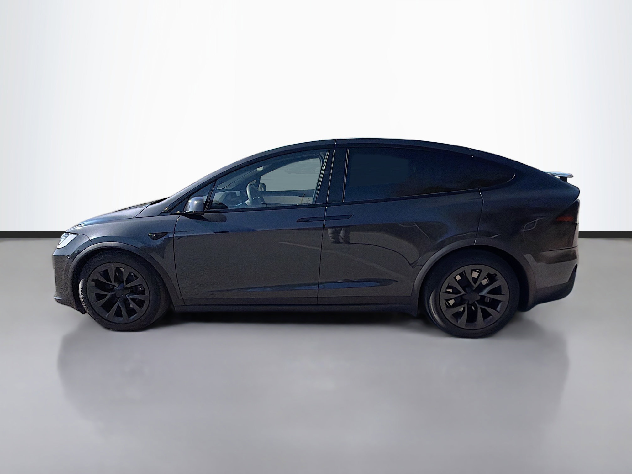 Used 2024 Tesla Model X image 2