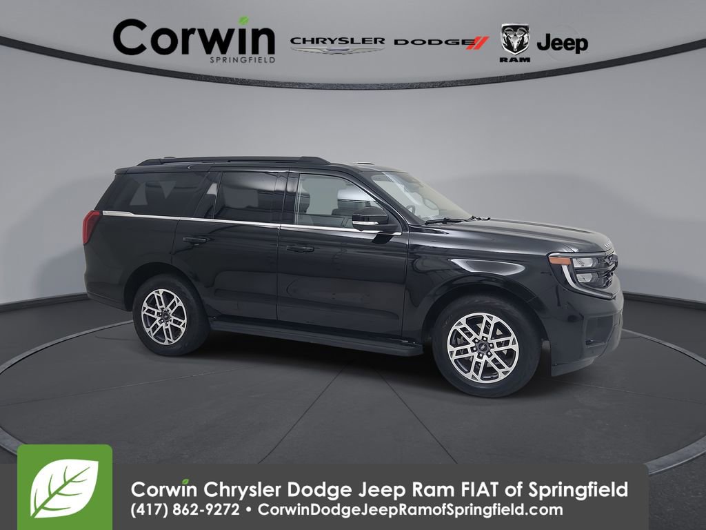 Used 2025 Ford Expedition Active AWD/4WD image 1