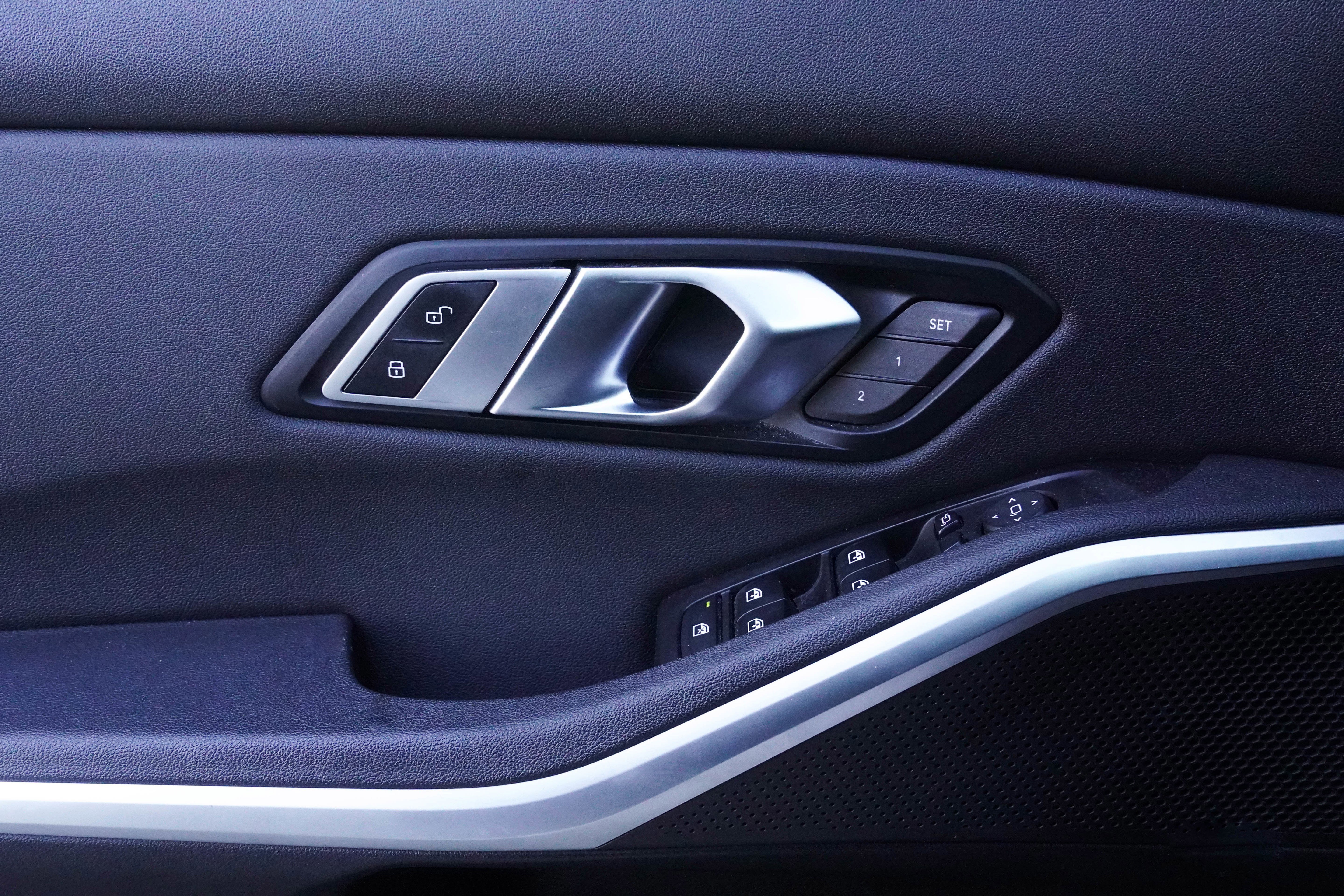 Used 2020 BMW 330i Sedan w/ Convenience Package image 15