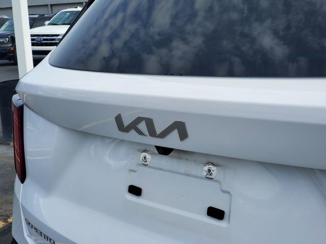 Used 2024 Kia Sorento S image 32