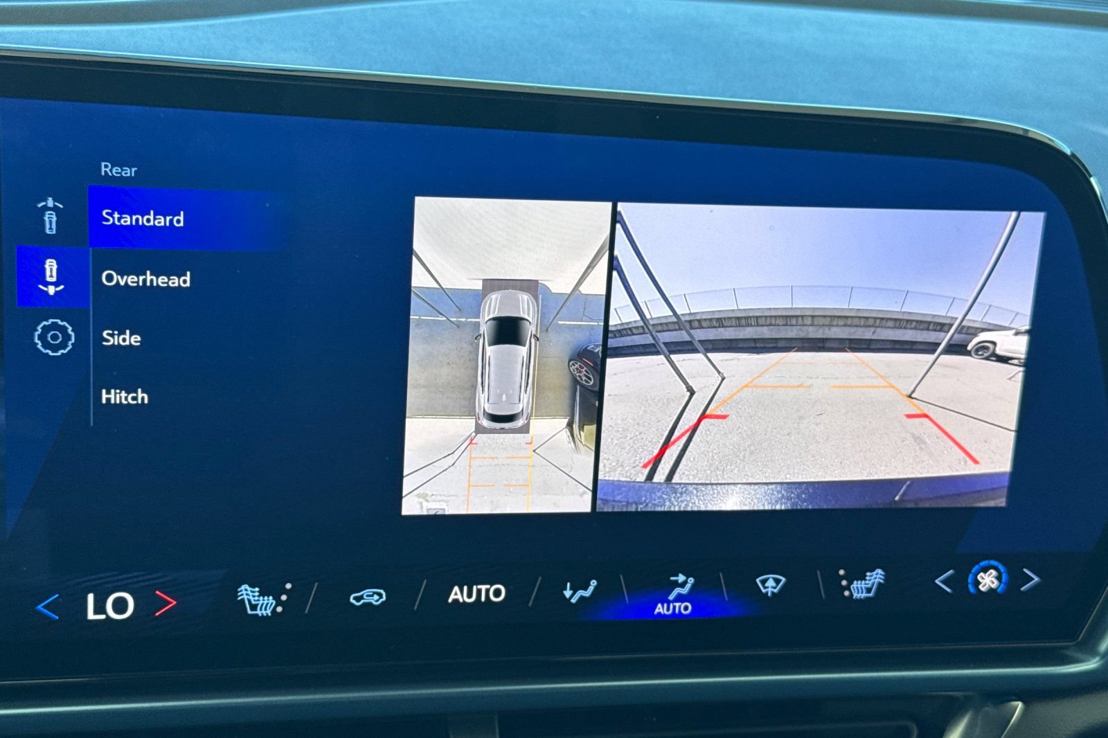 Used 2024 Chevrolet Equinox EV LT FWD image 20
