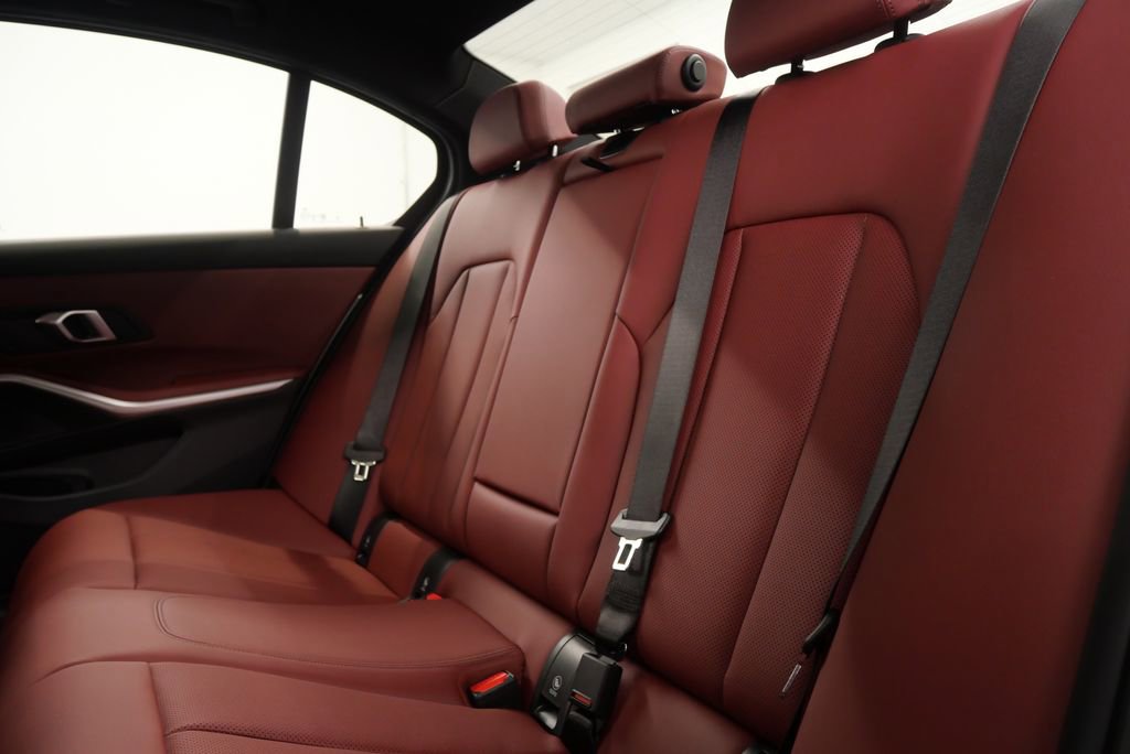 Used 2025 BMW 330i Sedan w/ Premium Package image 16