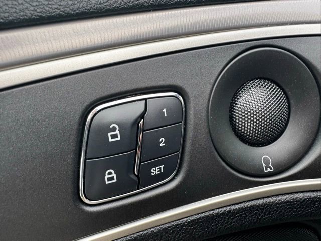 Used 2017 Lincoln MKZ Reserve w/ Technology Package FWD image 18
