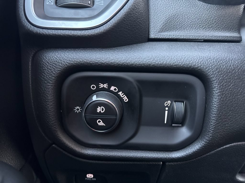 New 2026 RAM 1500 Express AWD/4WD image 9