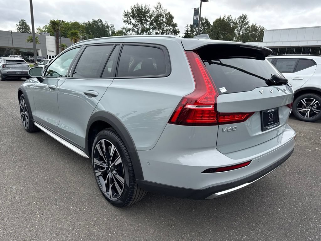 New 2026 Volvo V60 B5 Cross Country Ultra w/ Climate Package AWD/4WD image 3