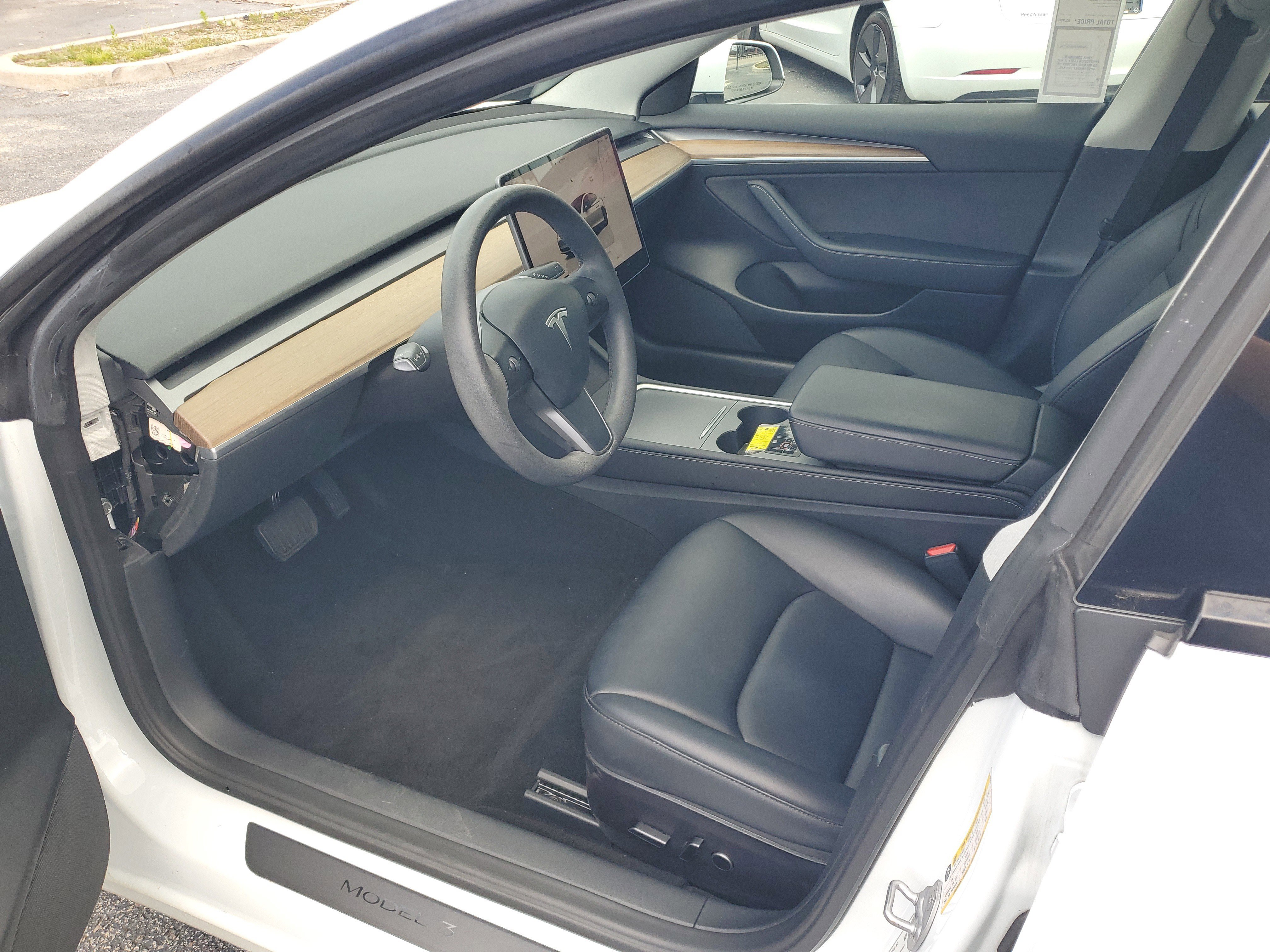 Used 2023 Tesla Model 3 Standard Range image 13