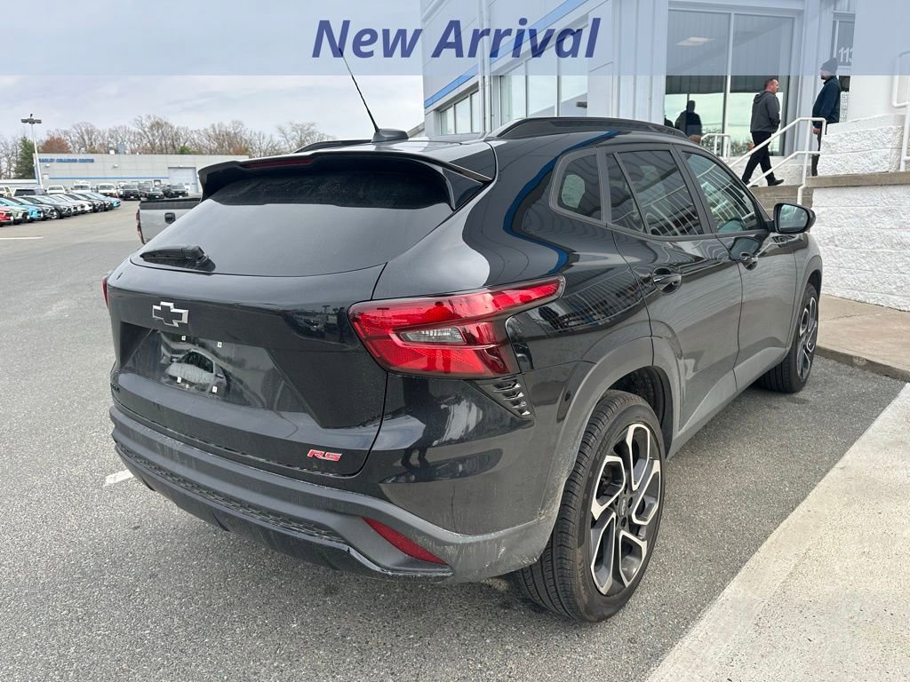 Used 2024 Chevrolet Trax RS w/ Sunroof Package image 8