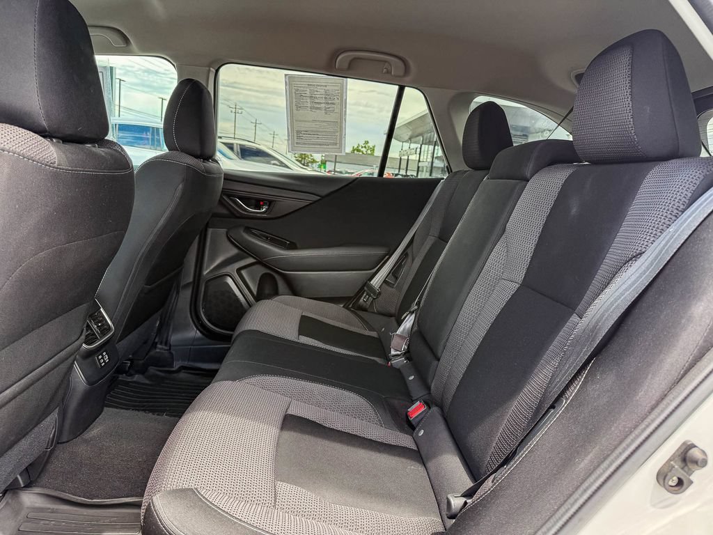 Used 2024 Subaru Outback Premium AWD/4WD image 18
