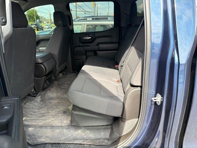 Used 2021 GMC Sierra 1500 4x4 Crew Cab w/ Sierra Value Package image 40