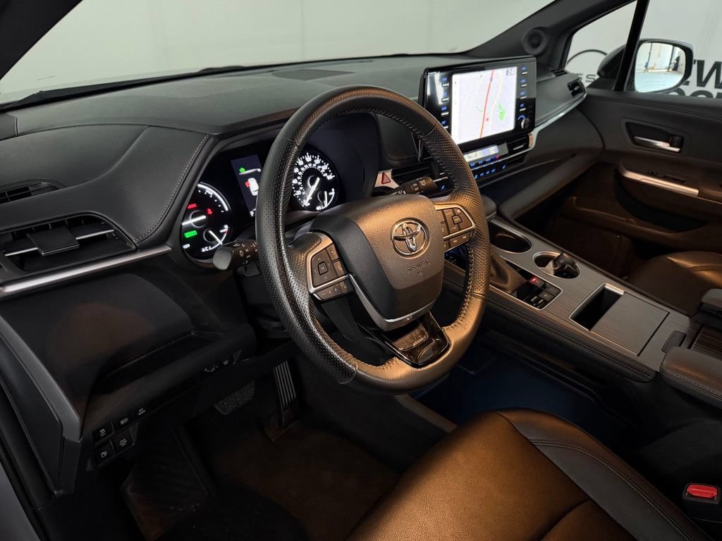 Used 2023 Toyota Sienna XLE Woodland Edition AWD/4WD image 10