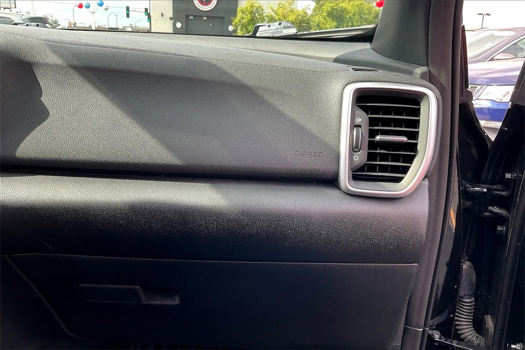 Used 2021 Kia Sportage S image 13