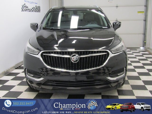 Used 2018 Buick Enclave Essence AWD/4WD image 2