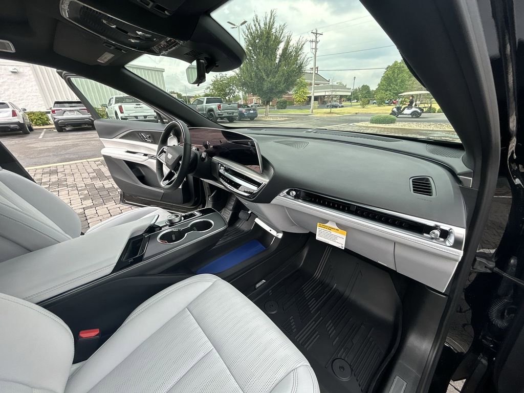 New 2026 Cadillac Lyriq Premium Luxury image 28