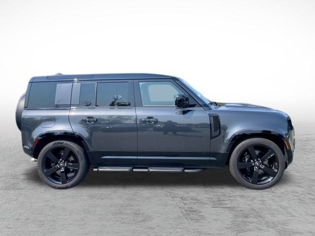 Certified 2025 Land Rover Defender 110 V8 AWD/4WD image 4