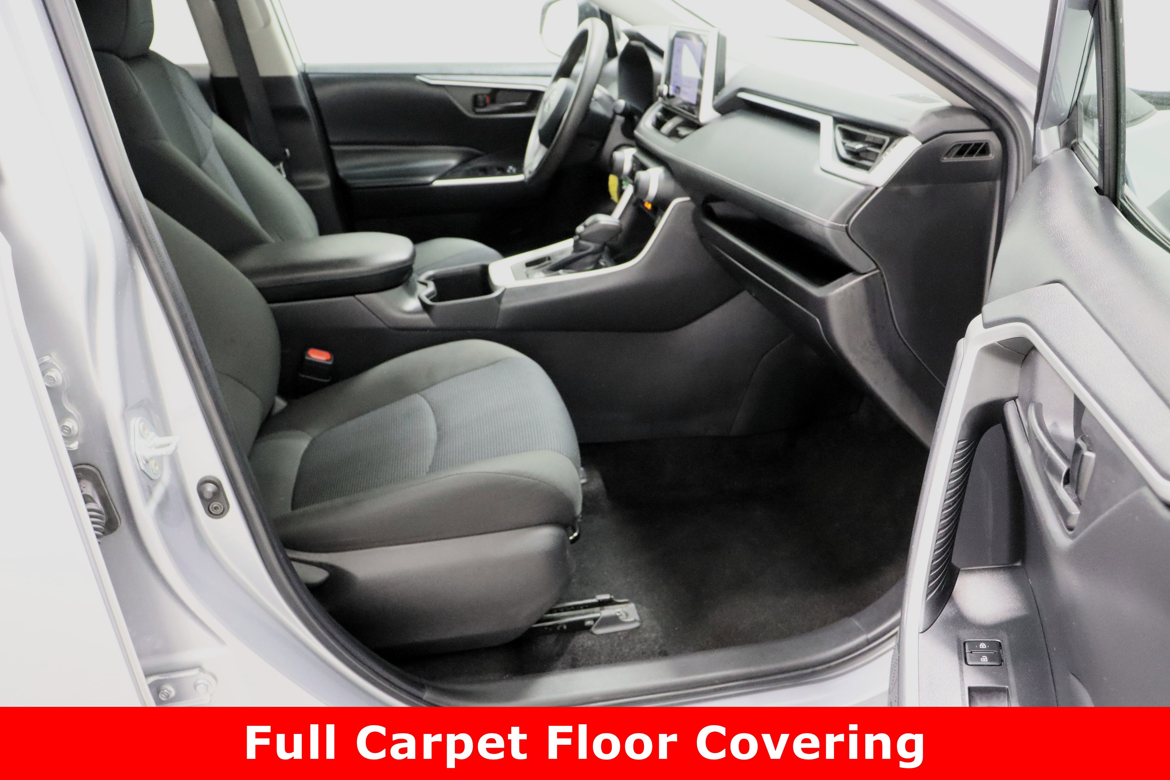 Used 2024 Toyota RAV4 LE image 33