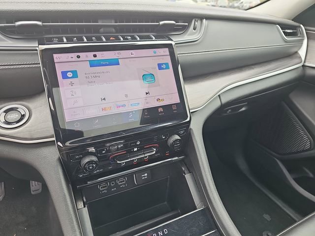 Used 2024 Jeep Grand Cherokee Limited image 23