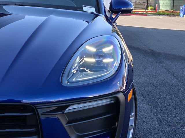 Used 2025 Porsche Macan image 12