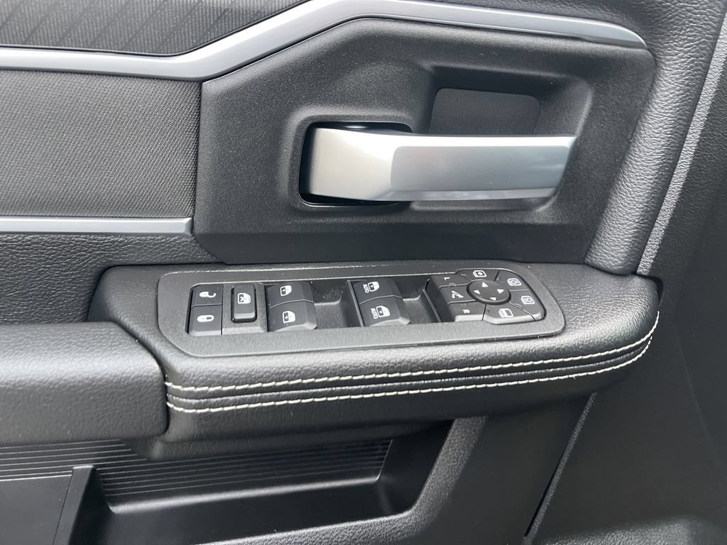 New 2026 RAM 3500 Big Horn AWD/4WD image 15