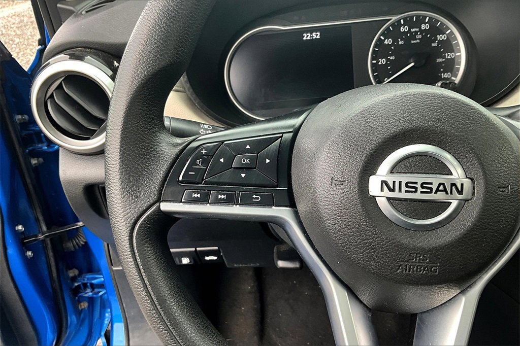 Used 2021 Nissan Versa SV image 14