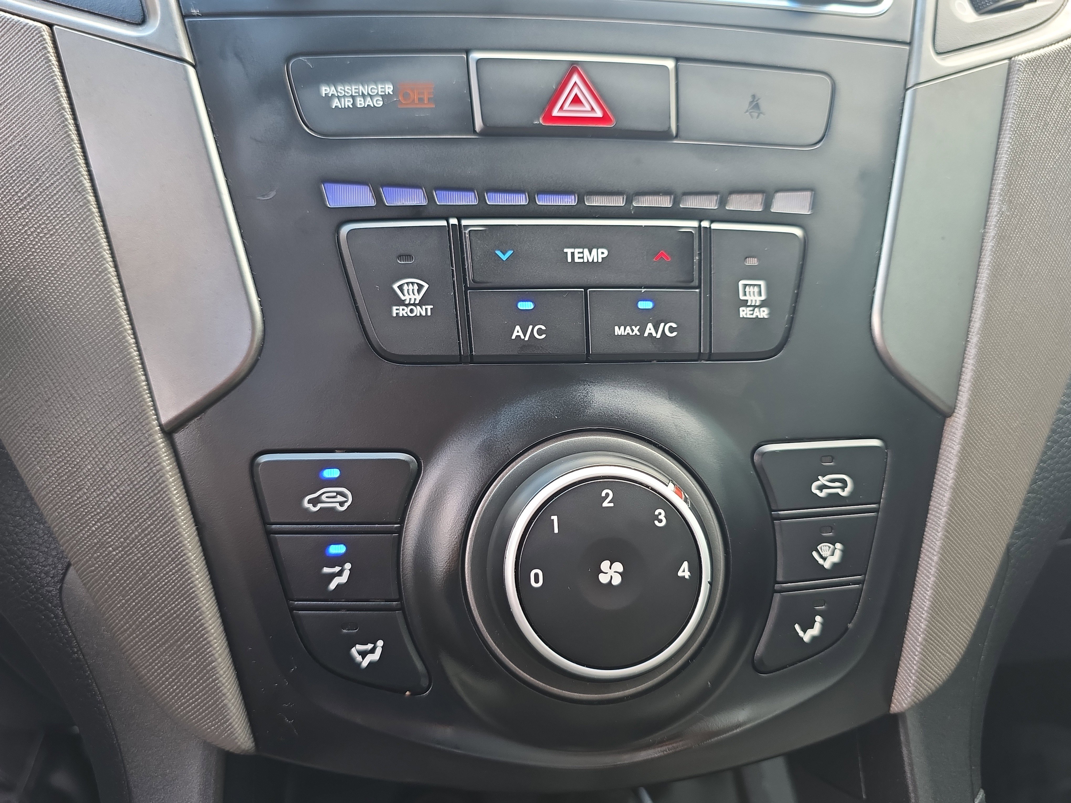 Used 2018 Hyundai Santa Fe Sport FWD image 31