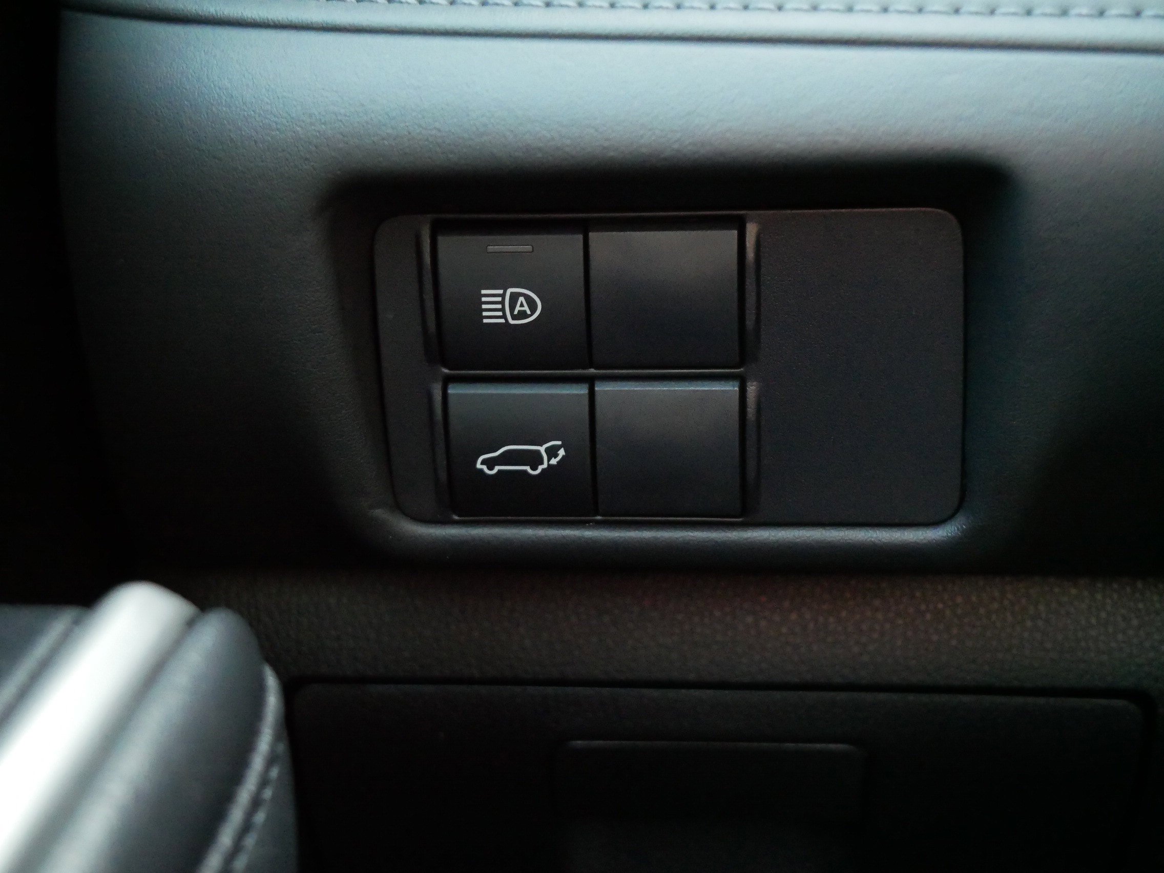 Used 2022 Toyota Highlander LE image 28