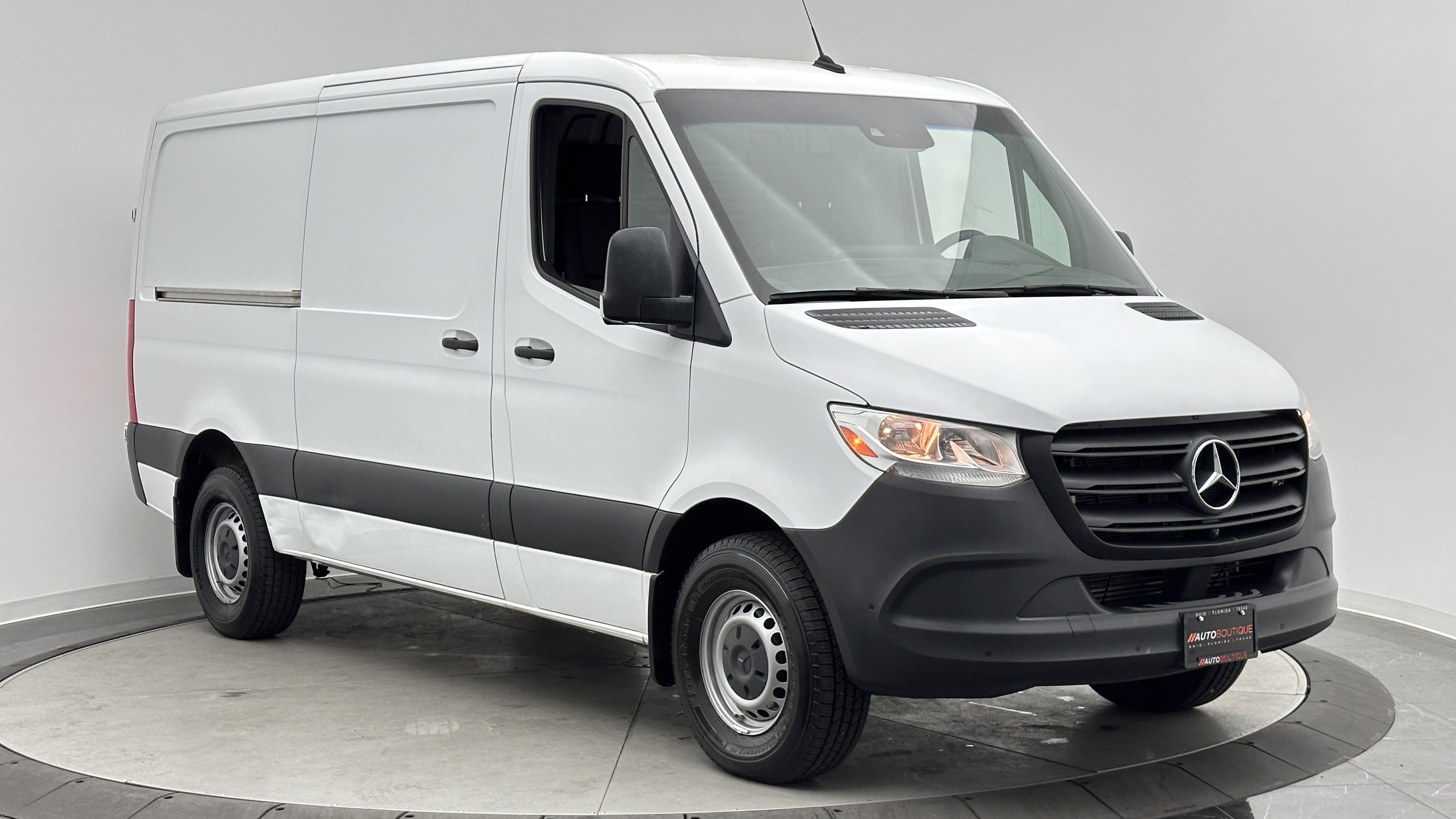 Used 2022 Mercedes-Benz Sprinter 1500 image 3