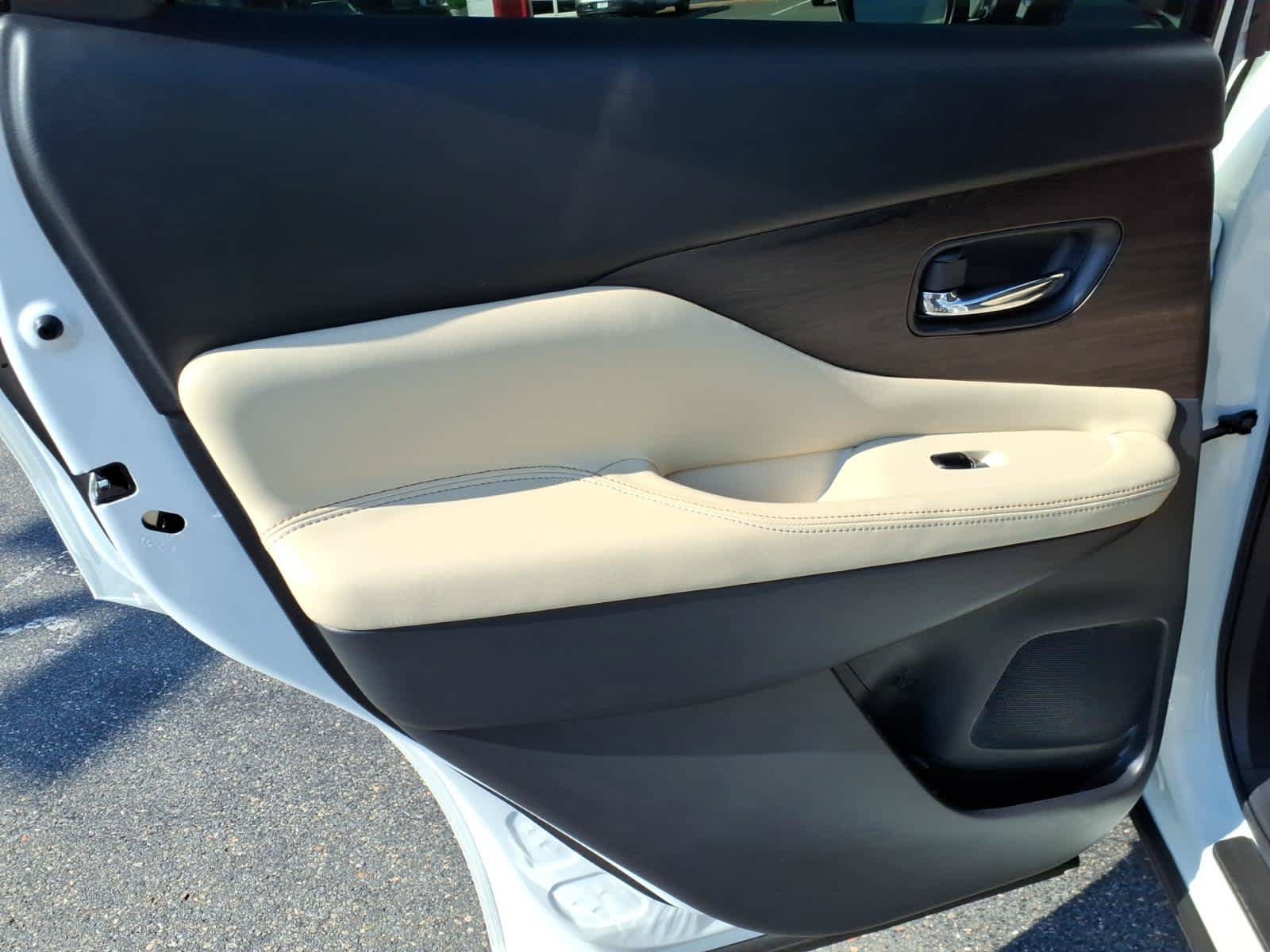 Certified 2023 Nissan Murano Platinum w/ Cargo Package AWD/4WD image 12