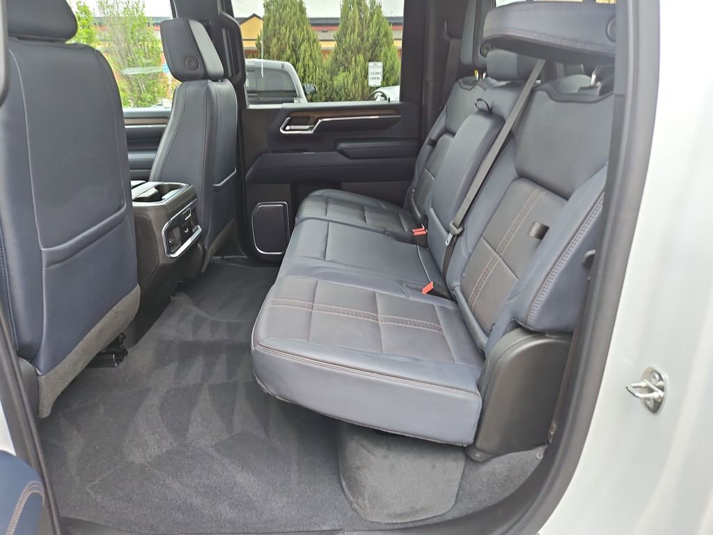 Used 2024 Chevrolet Silverado 2500 High Country w/ Technology Package AWD/4WD image 25