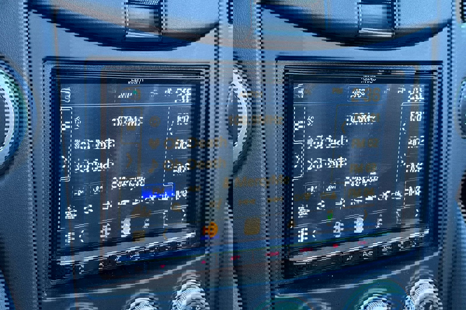 Used 2014 Nissan 370Z Touring image 18